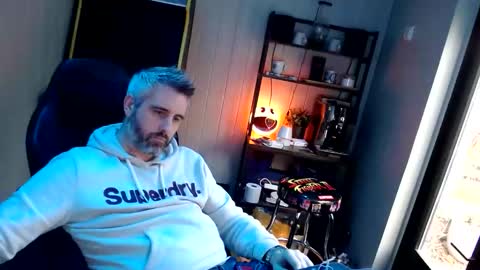 Snapshot of anonymousblokeuk chatting on 10.24.25 anonymousblokeuk online show from 10.24.25