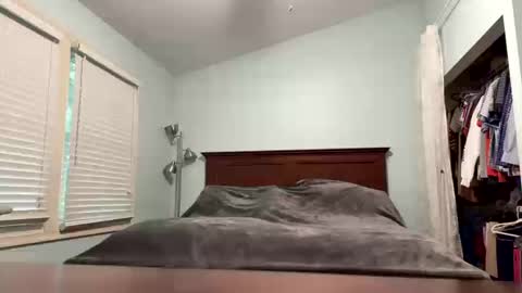 Snapshot of anonymousfrederick76 chatting on 10.17.25 anonymousfrederick76 online show from 10.17.25