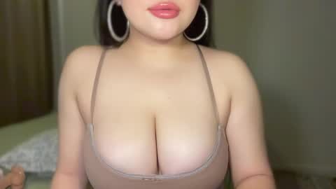 Snapshot of anora_sunny chatting on 11.10.25 Any online show from 11.10.25