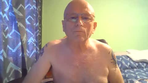 Snapshot of antmatt2025 chatting on 10.14.25 antmatt2025 online show from 10.14.25