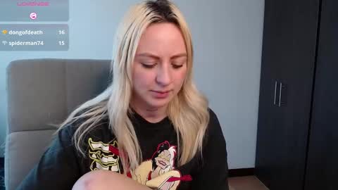 Snapshot of anttoniia chatting on 12.11.24 Antonia online show from 12.11.24