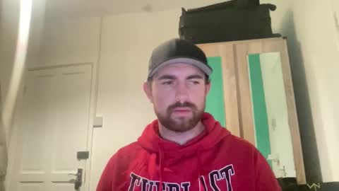 Snapshot of antzfitness chatting on 10.28.25 antzfitness online show from 10.28.25