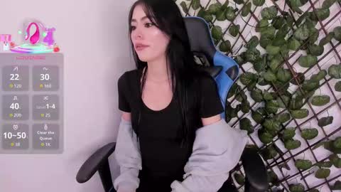 Snapshot of anya_belth chatting on 10.13.25 anya_belth online show from 10.13.25