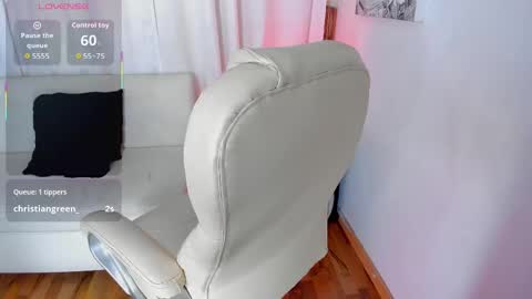 Snapshot of anyi_restrepo chatting on 09.17.25 Anyi online show from 09.17.25