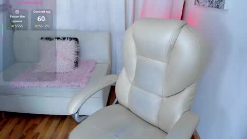 Snapshot of anyi_restrepo chatting on 09.24.25 Anyi online show from 09.24.25