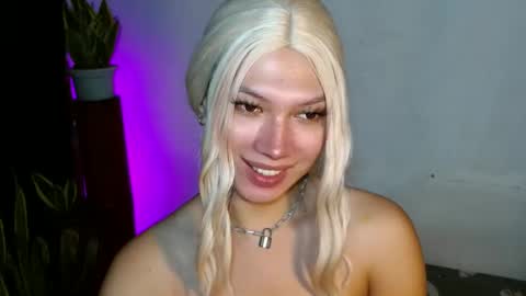 Snapshot of aphr0dite_x chatting on 12.07.24 Roman Goddess online show from 12.07.24