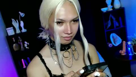 Snapshot of aphr0dite_x chatting on 03.04.25 Roman Goddess online show from 03.04.25