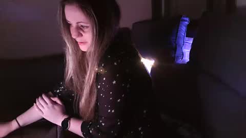 Snapshot of aphrodite_ash chatting on 09.27.25 Shy Happy Pair online show from 09.27.25