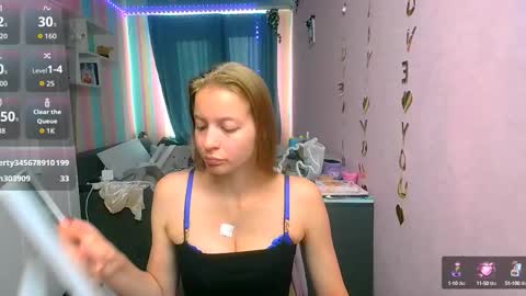 Snapshot of aphrodite_wow_ chatting on 09.17.25 Aphrodite online show from 09.17.25