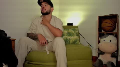 Snapshot of apolorising_ chatting on 10.06.25 Lola  Apolo online show from 10.06.25