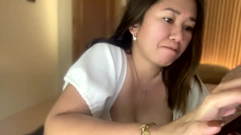 Snapshot of apple_pie_love chatting on 12.27.24 Anika online show from 12.27.24