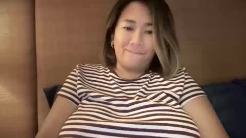 Snapshot of apple_pie_love chatting on 10.17.25 Anika online show from 10.17.25