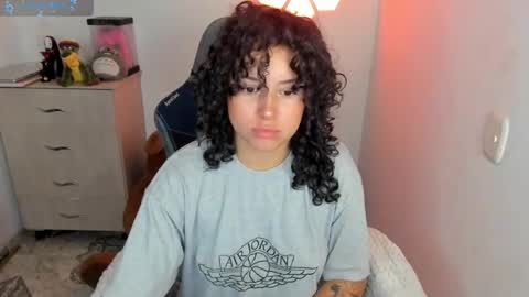 Snapshot of aqua_emilly chatting on 10.18.25 aqua emilly online show from 10.18.25