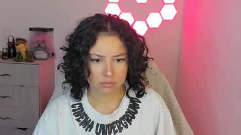 Snapshot of aqua_emilly chatting on 11.05.25 aqua emilly online show from 11.05.25