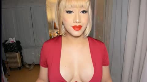 Snapshot of aqueenofcumxx chatting on 09.13.25 Alicia online show from 09.13.25