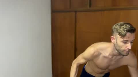 Snapshot of aquilesmade chatting on 12.18.24 Aquilesmade online show from 12.18.24