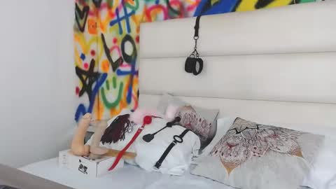 Snapshot of aria_martiin chatting on 12.23.24 aria online show from 12.23.24