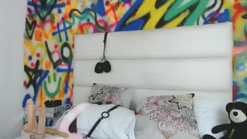 Snapshot of aria_martiin chatting on 12.26.24 aria online show from 12.26.24