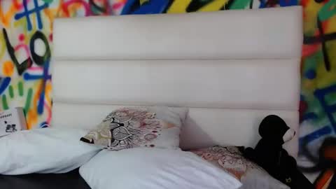 Snapshot of aria_martiin chatting on 12.27.24 aria online show from 12.27.24