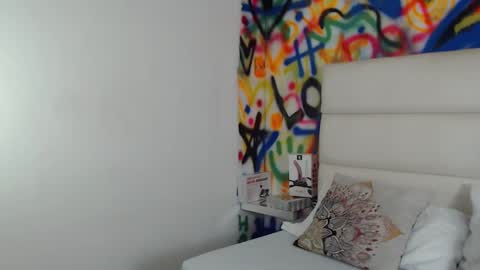 Snapshot of aria_martiin chatting on 02.09.25 aria online show from 02.09.25