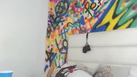 Snapshot of aria_martiin chatting on 02.13.25 aria online show from 02.13.25