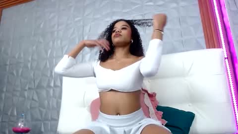 Snapshot of arianna_rochel chatting on 11.02.25 arianna_rochel online show from 11.02.25