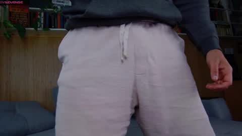 Snapshot of arilass chatting on 09.26.25 A n g e l  f r o m  H e l l online show from 09.26.25