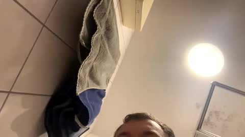 Snapshot of armyskater32 chatting on 10.05.25 armyskater32 online show from 10.05.25