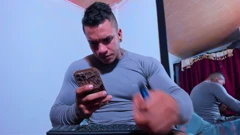 Snapshot of arnold_sexy_hot98 chatting on 12.24.24 arnold sexy hot98 online show from 12.24.24