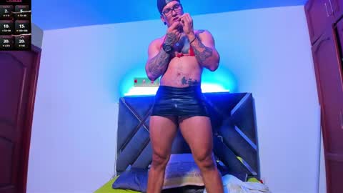 Snapshot of arnold_sexy_hot98 chatting on 10.24.25 arnold sexy hot98 online show from 10.24.25