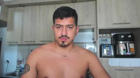 Snapshot of aronwilliams69 chatting on 02.26.25 ARON  Independent model  online show from 02.26.25