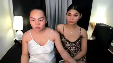 Snapshot of arra_mina chatting on 11.14.25 arra_mina online show from 11.14.25