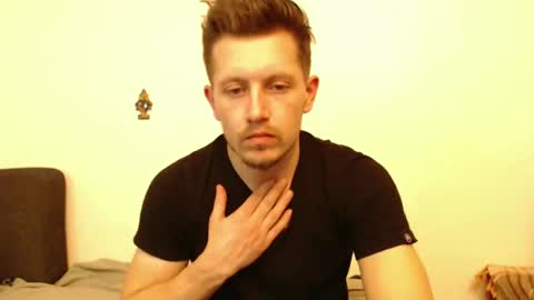 Snapshot of arromwilliam90 chatting on 02.15.25 arromwilliam90 online show from 02.15.25