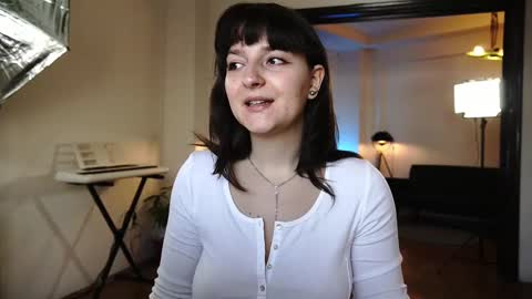 Snapshot of artesophie chatting on 03.10.25 Sofia Caponi online show from 03.10.25