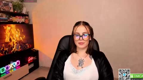 Snapshot of arya_deepthroat_queen chatting on 10.13.25 Arya  Fn  Talented Arya   online show from 10.13.25