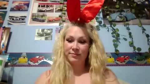 Snapshot of ash0ley chatting on 10.30.25 ash0ley online show from 10.30.25