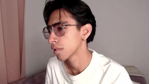 Snapshot of ash_v1 chatting on 11.10.25 Ash online show from 11.10.25