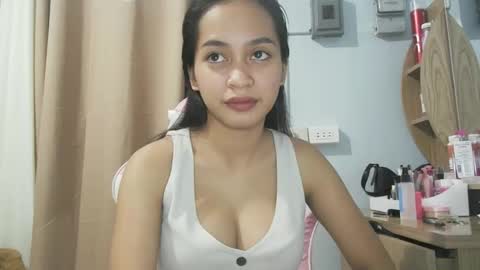 asian_trish online show from 10.17.25