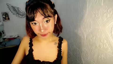 Snapshot of asianbarbie05 chatting on 10.20.25 SOFIA online show from 10.20.25