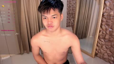 Snapshot of asianhugescott chatting on 02.08.25 VICTORIA SCOTT online show from 02.08.25