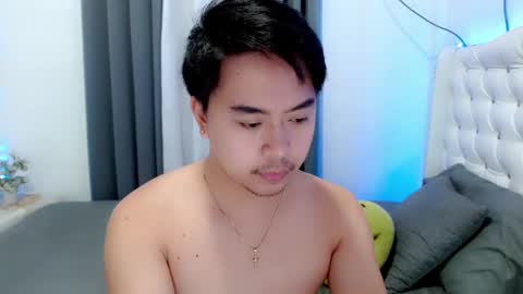 Snapshot of asianroy_x chatting on 12.08.24 Roy online show from 12.08.24