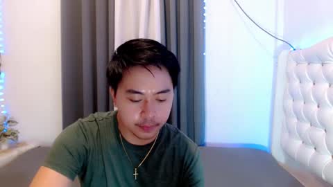 Snapshot of asianroy_x chatting on 12.13.24 Roy online show from 12.13.24