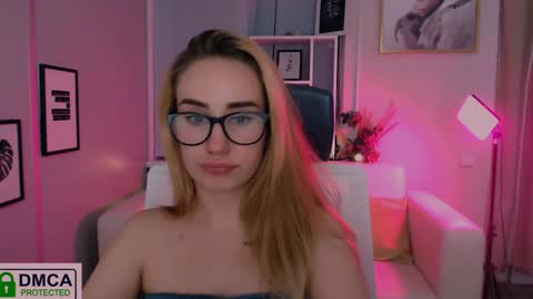 Snapshot of asol_muah chatting on 12.25.24 Asol online show from 12.25.24