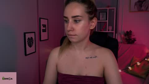 Snapshot of asol_muah chatting on 01.08.25 Asol online show from 01.08.25