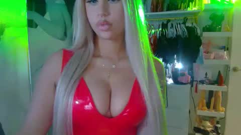 Snapshot of aspenmadden chatting on 02.25.25 iwantaspen online show from 02.25.25