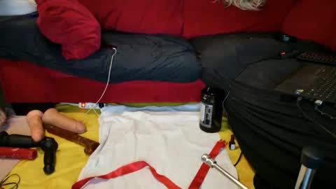 Snapshot of asstoy19 chatting on 11.03.25 asstoy19 online show from 11.03.25