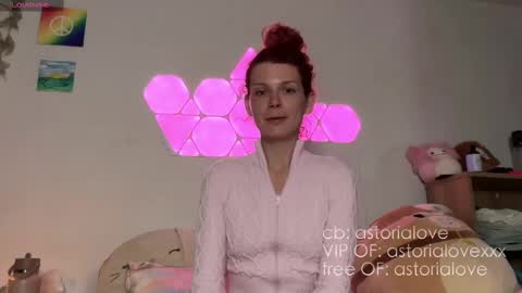 Snapshot of astorialove chatting on 09.09.25 AstoriaLove online show from 09.09.25