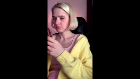 Snapshot of asya_new chatting on 09.18.25 asya_new online show from 09.18.25