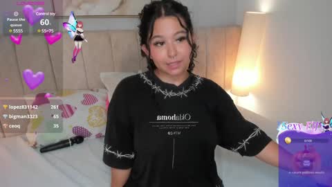 Snapshot of atena_cuteee chatting on 12.13.24 sofia online show from 12.13.24