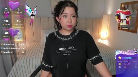 Snapshot of atena_cuteee chatting on 01.08.25 sofia online show from 01.08.25